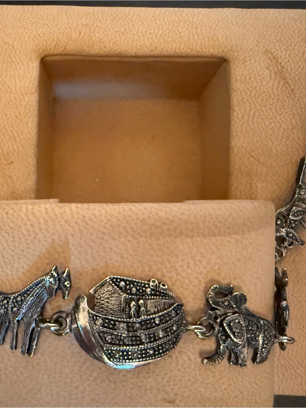 Silver-Tone Animal Charm Bracelet with Elephant & Giraffe 7”